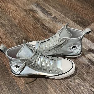 Reflective All-Star Converse with felt trim. Great Condition. Great for spring!